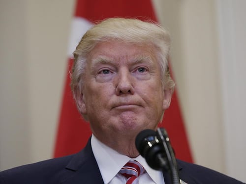"Informazioni segrete sull'Isis ai russi", bufera su Trump
