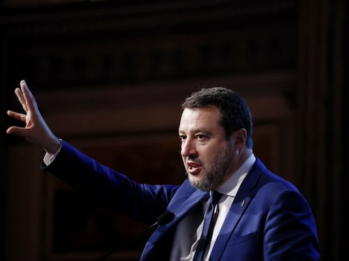 Sciopero, i sindacati vanno allo scontro con Salvini: scatta la precettazione