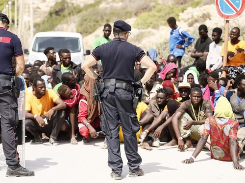 Emergenza sbarchi, smascherata la doppia morale della sinistra