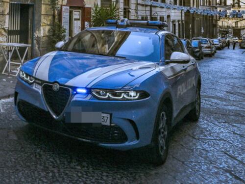 Napoli, violenta una donna in pieno centro: fermato marocchino di 29 anni