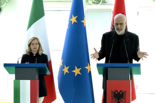 Migranti, la confessione di Rama: ho detto sì solo all’Italia e a Meloni