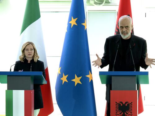 Migranti, la confessione di Rama: ho detto sì solo all’Italia e a Meloni