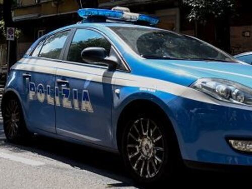 Stresa, violentata dal branco in spiaggia. Nel gruppo c'era anche un'amica