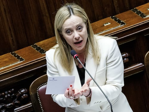 Fisco, Meloni azzera la sinistra: “Falsità sulla riforma, noi condoni non ne facciamo”