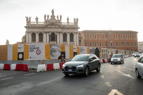 Giubileo, il Papa snobba San Giovanni, giallo sui lavori