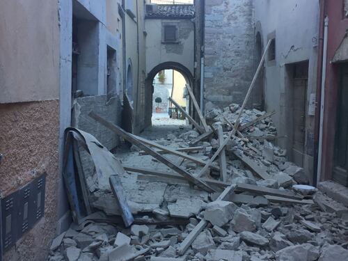 Nella zona rossa di Visso, il paese sbriciolato dal terremoto