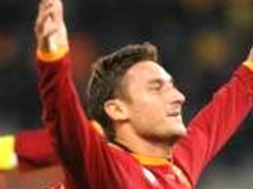 Totti va di corsa verso San Siro