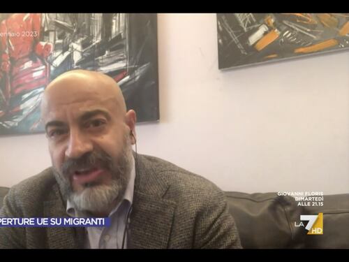 Omnibus, la strada di Paragone contro la crisi: “La Bce cancelli il debito”