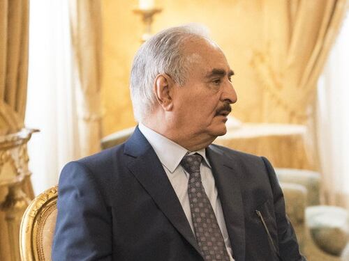 Migranti, Meloni riceve Haftar: faccia a faccia per fermare i barconi