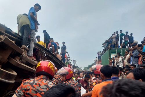 Bangladesh, scontro tra treni vicino Dacca: almeno 12 morti