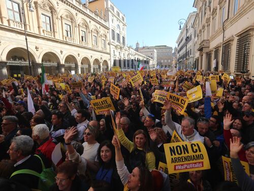 Stop vitalizi, basta casta e no alleanze. Così il Movimento 5 stelle torna alle origini