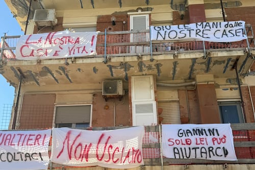 Residenza per gli "okkupanti" ma i disperati di Ostia devono fare le valigie