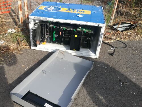 A Case Rosse spunta un bancomat divelto e svuotato
