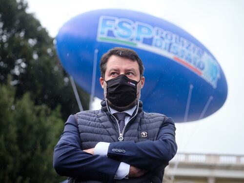 Stop alle cartelle esattoriali. Salvini difende gli italiani
