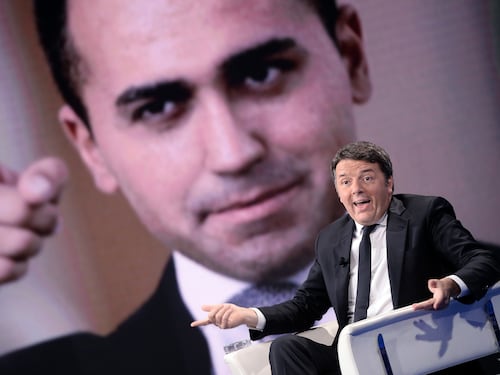 Luigi Di Maio soffia sul fuoco: "Renzi è arrabbiato perché Calenda non lo invita"