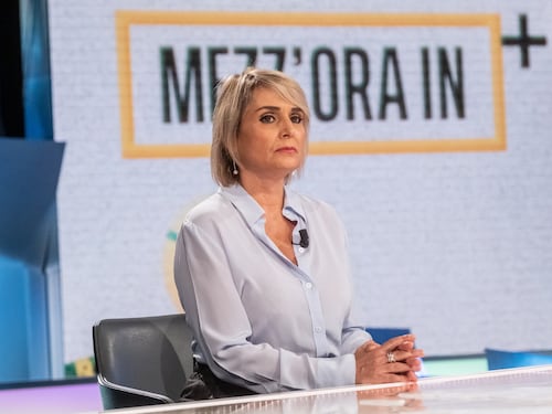 Altra aggressione al Salone del libro: assalto no-vax ad Antonella Viola