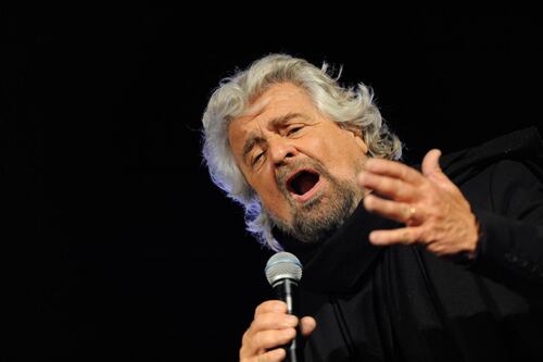 Beppe Grillo comico triste: "Riempivo i palazzetti, ora non guadagno più un c..."