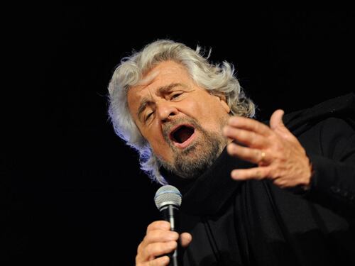 Beppe Grillo comico triste: "Riempivo i palazzetti, ora non guadagno più un c..."