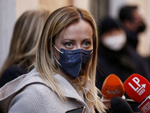 Covid, il governo Meloni traccia la rotta: mai più green pass e lockdown