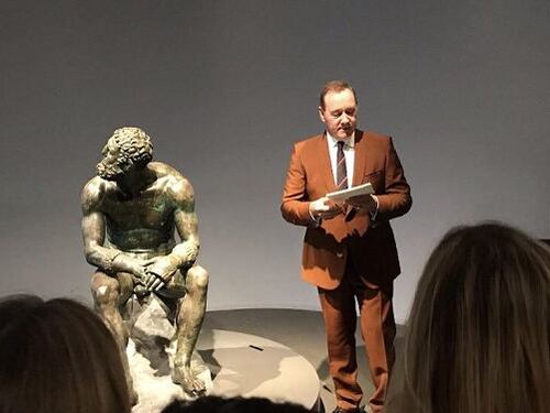 Kevin Spacey riappare a Roma. E legge "Il pugile a riposo"