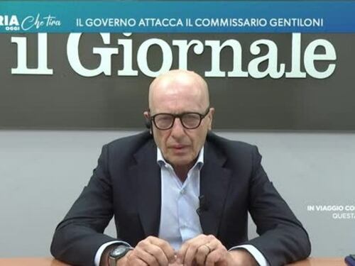 Migranti, la soluzione definitiva di Sallusti: “Italia sotto scacco, paghiamo la Tunisia”