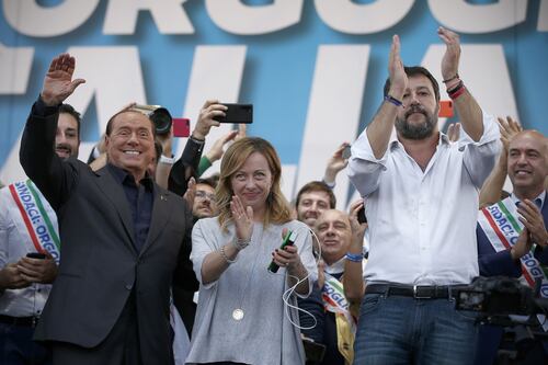 Patto di Arcore per il partito unico. Berlusconi: "Uniti nel 2023"