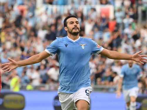 Il primo derby di Sarri e Mourinho va alla Lazio. All'Olimpico finisce 3-2
