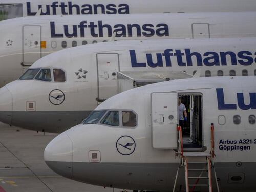 Lufthansa, sistemi in tilt e migliaia di voli annullati: "Le cause del guasto"
