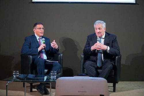 Tajani a tutto campo su energia, guerra e referendum