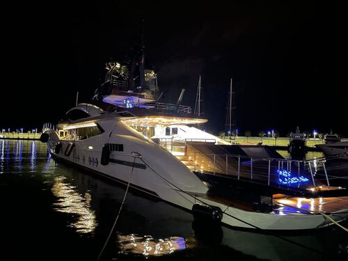 Oligarchi russi, gli yacht con mosaici d'oro e nemo room. Parla l'ingegnere che ha progettato le navi congelate