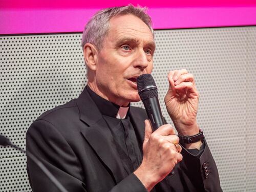 Vaticano, Papa Francesco fa tornare padre Georg in Germania