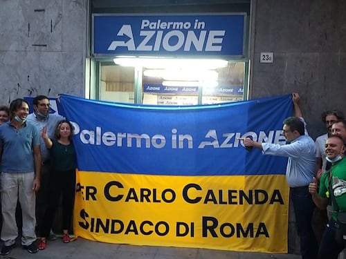 Per la sua marcetta su Roma, Carlo Calenda chiama le truppe cammellate da Palermo