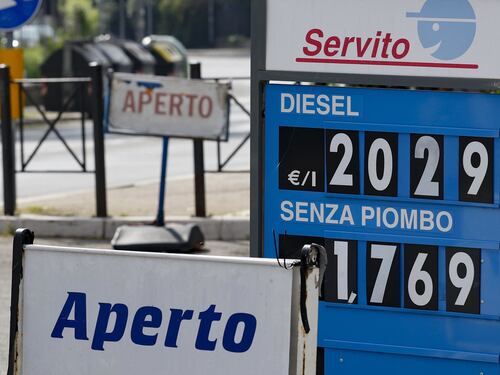 Prezzi della benzina, aumenti senza sosta. E risale pure il diesel