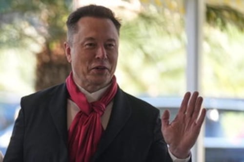 Elon Musk, il regalo per il Natale di Roma: un milione di dollari
