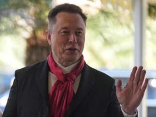 Elon Musk, il regalo per il Natale di Roma: un milione di dollari