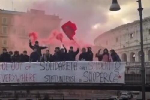 Welcome to Favelas, protesta contro Ice: ci mancava la cesura tra compagni e maranza...