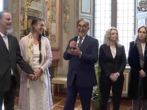 Ignazio La Russa incontra la famiglia nel bosco: "Eliminare le rigidità"