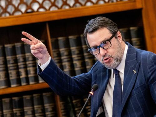 Lega, Salvini fa chiarezza: “In settimana vedrò Vannacci, con lui nessuna rottura”