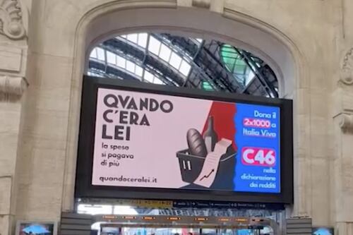 Italia Viva, a Milano Centrale la campagna per il 2x1000 fa infuriare il governo