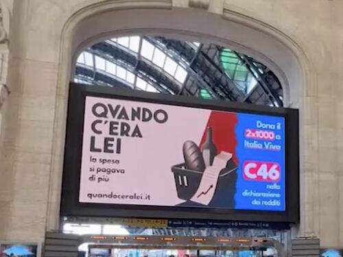 Italia Viva, a Milano Centrale la campagna per il 2x1000 fa infuriare il governo