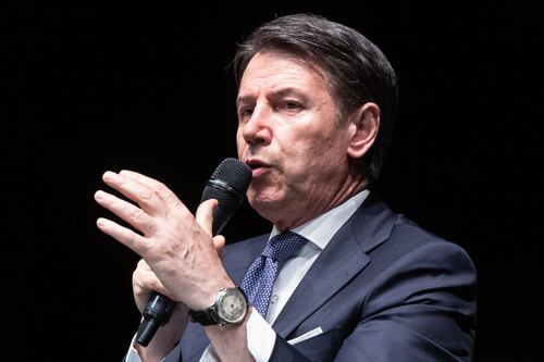 M5s, volano gli stracci tra Conte e Grillo: “Perso identità? Lui diceva che Draghi era grillino”