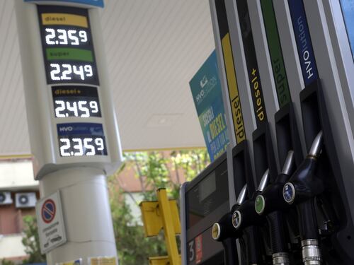 Caro carburanti, il governo studia un bonus fino a 200 euro e aiuti fiscali