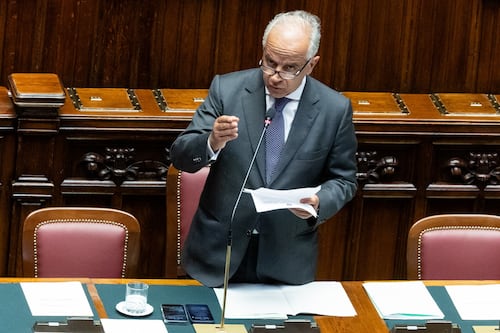 Piantedosi alla Camera: "Espulsi 250 stranieri pericolosi. Oggi arrestati due esponenti dei Fratelli Musulmani"