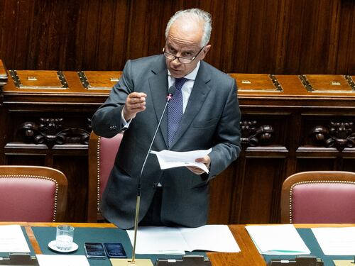 Piantedosi alla Camera: "Espulsi 250 stranieri pericolosi. Oggi arrestati due esponenti dei Fratelli Musulmani"