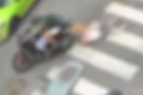 Rapina choc, anziana trascinata per metri con la moto: due fermi