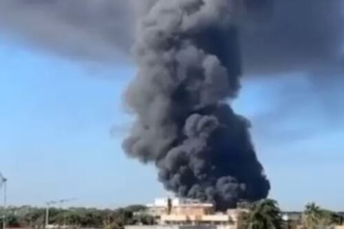 Incendio discarica a Ciampino, la colonna di fumo è impressionante: le cause e i rischi