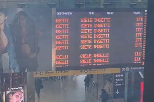 "Siete insetti", hackerati i tabelloni della stazione Termini. Ma è solo una serie tv