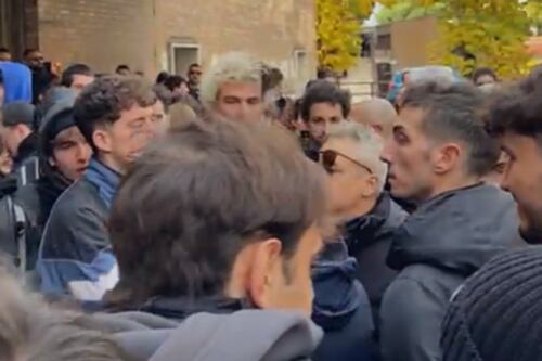 Roma, delegazione FdI contestata a La Sapienza: "Fuori i fascisti"