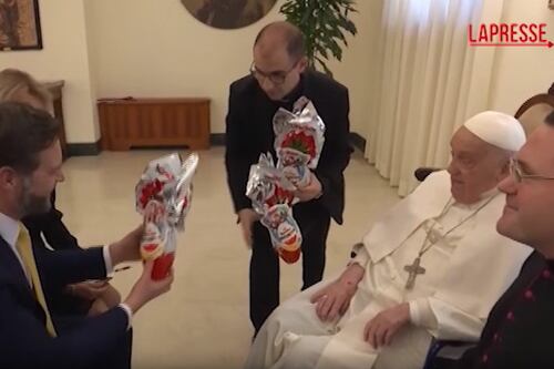 Vance dal Papa, il regalo a sorpresa per i bambini del vicepresidente Usa