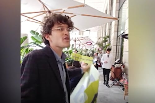Ultima generazione, dopo Cracco il Bulgari Hotel: verdura marcia e comizio tra i clienti